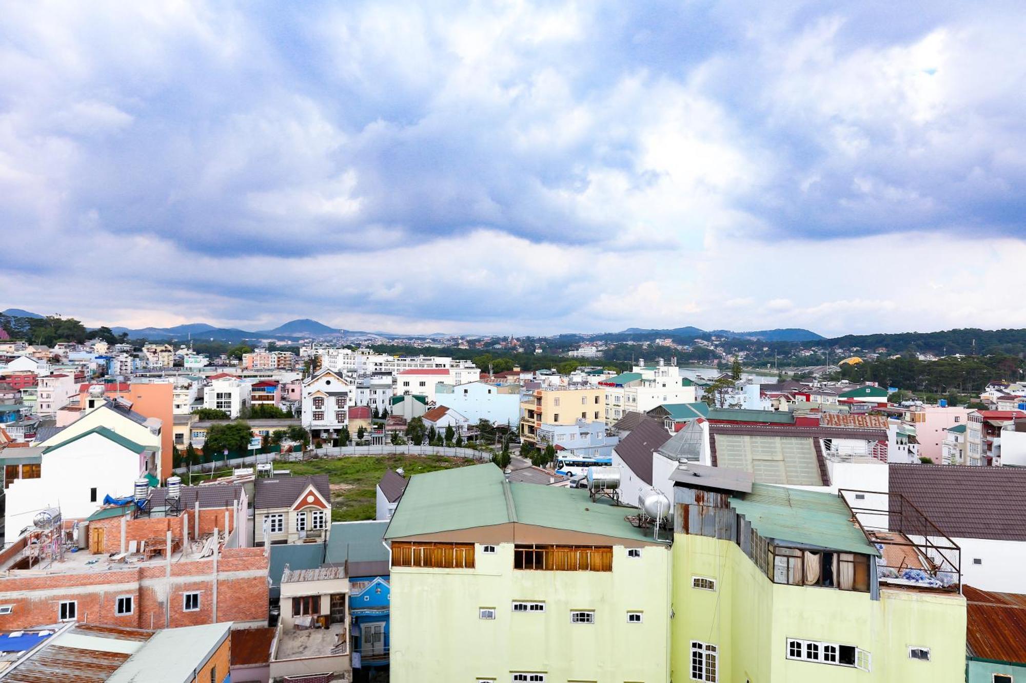 Iris Dalat Hotel Экстерьер фото