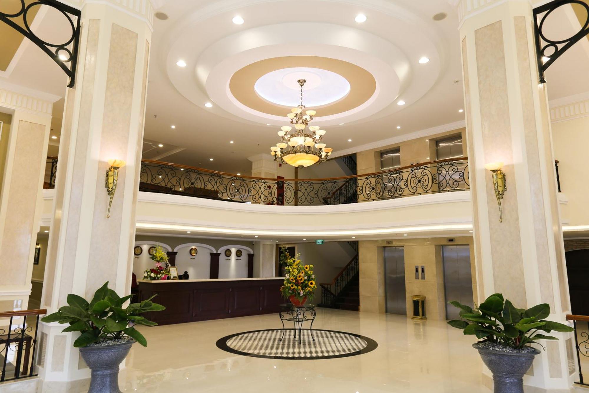 Iris Dalat Hotel Экстерьер фото